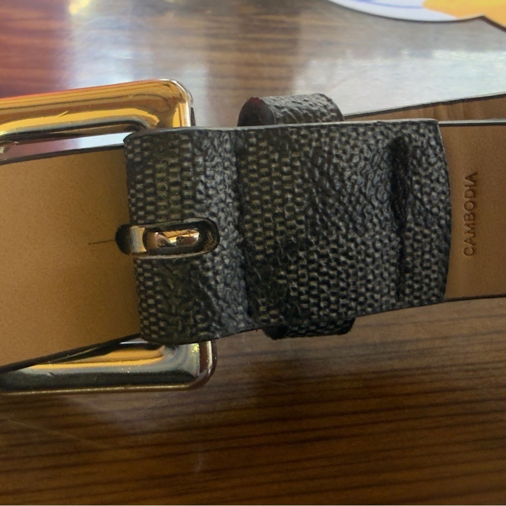 Michael Kors Logo Belt Bag - Picture 4 of 10